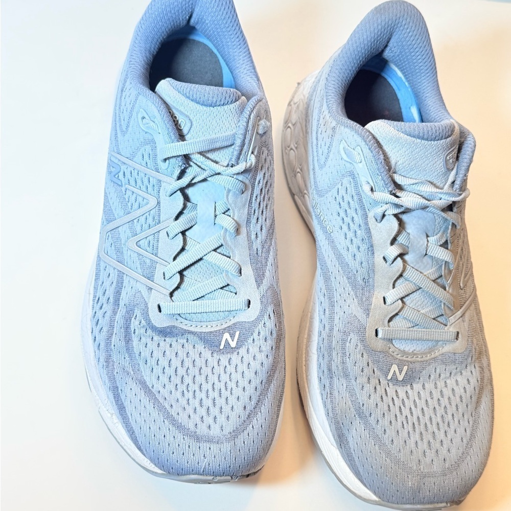 New Balance Women's Light Blue Athletic Shoes Sz 9.5 - Picture 4 of 7